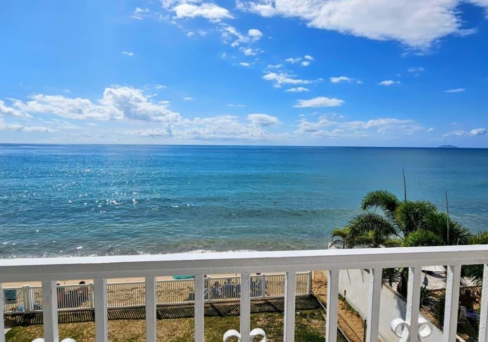 Seafront Condo with Desecheo Island View